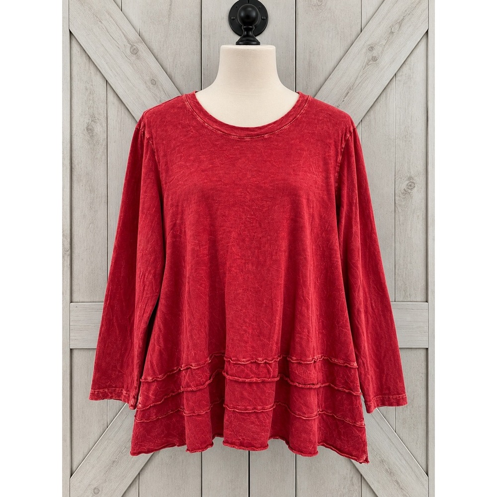 Jess & Jane Flowy Top 1X Red Mineral Wash Tiered Ruffle Hem Lagenlook Relaxed